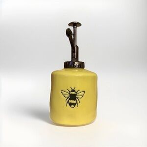 🆕 Rae Dunn Double Sided Yellow Ceramic REIGNING QUEEN Water Spritzer